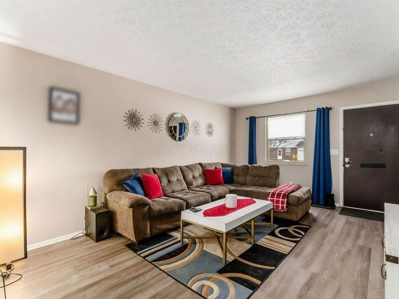 6142 Laurelwood Court, Columbus, OH 43229 Photo 5