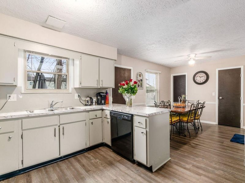 6142 Laurelwood Court, Columbus, OH 43229 Photo 9