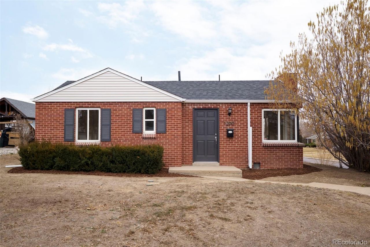 1200 Quebec Street, Denver, CO 80220 Main Photo