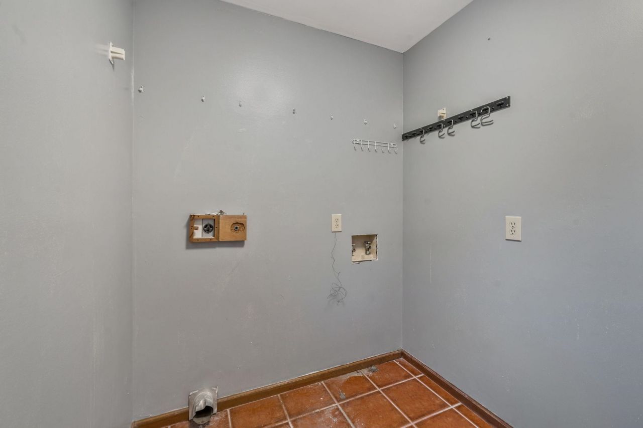 401 10th Ave. S  Photo 10