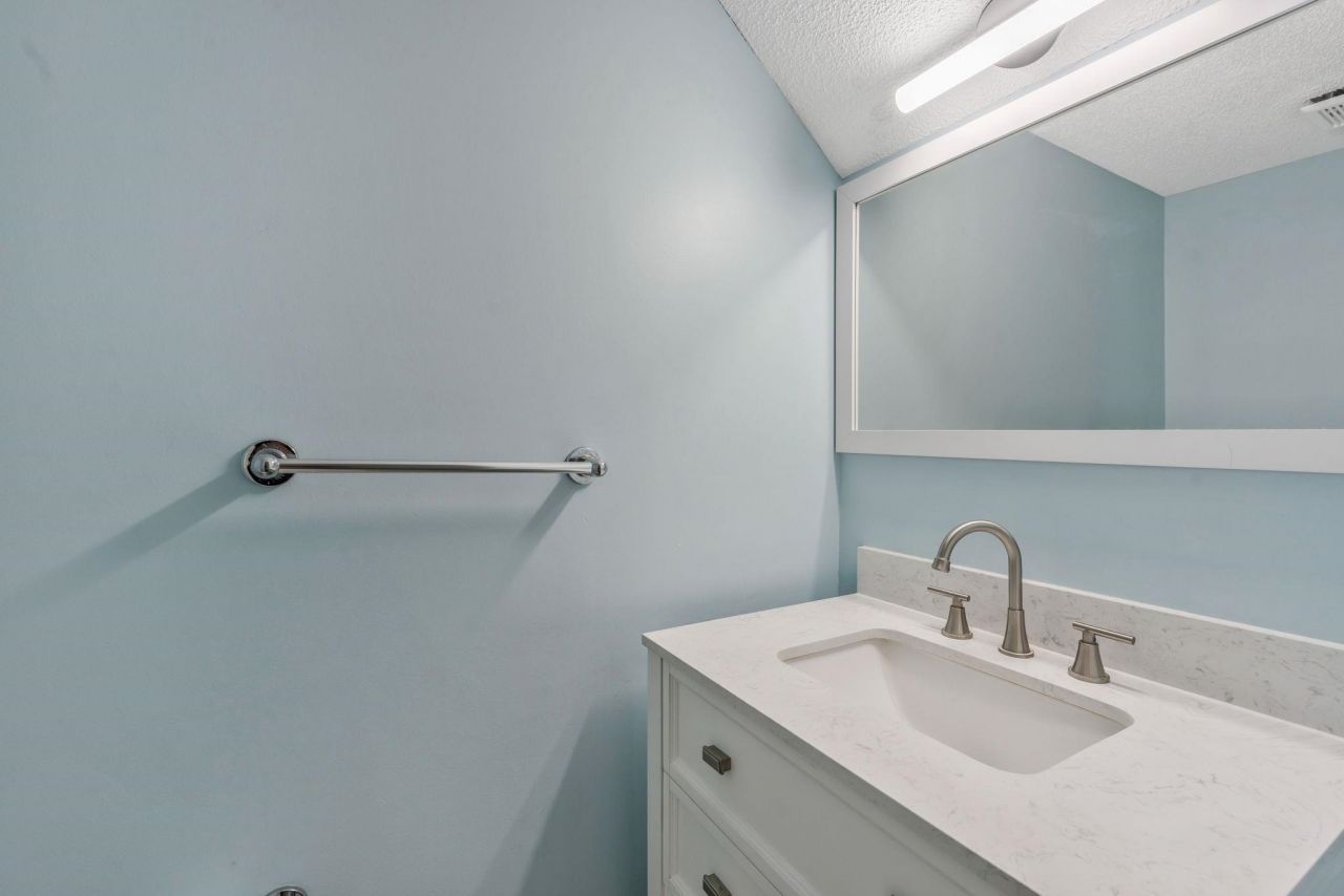 401 10th Ave. S  Photo 11