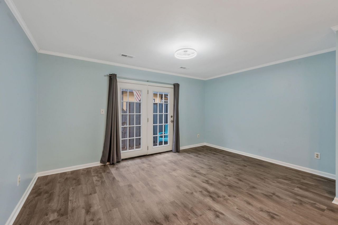 401 10th Ave. S  Photo 17