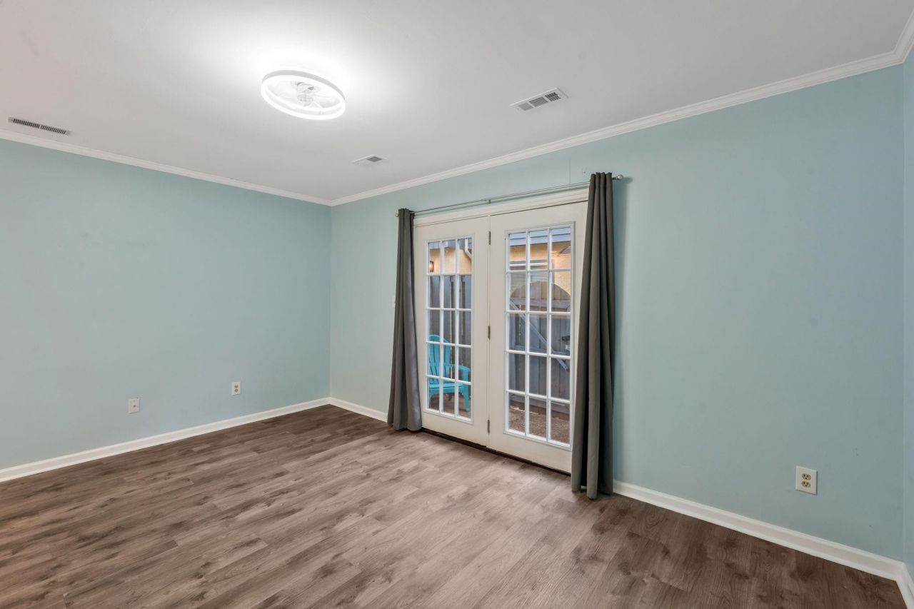 401 10th Ave. S  Photo 18