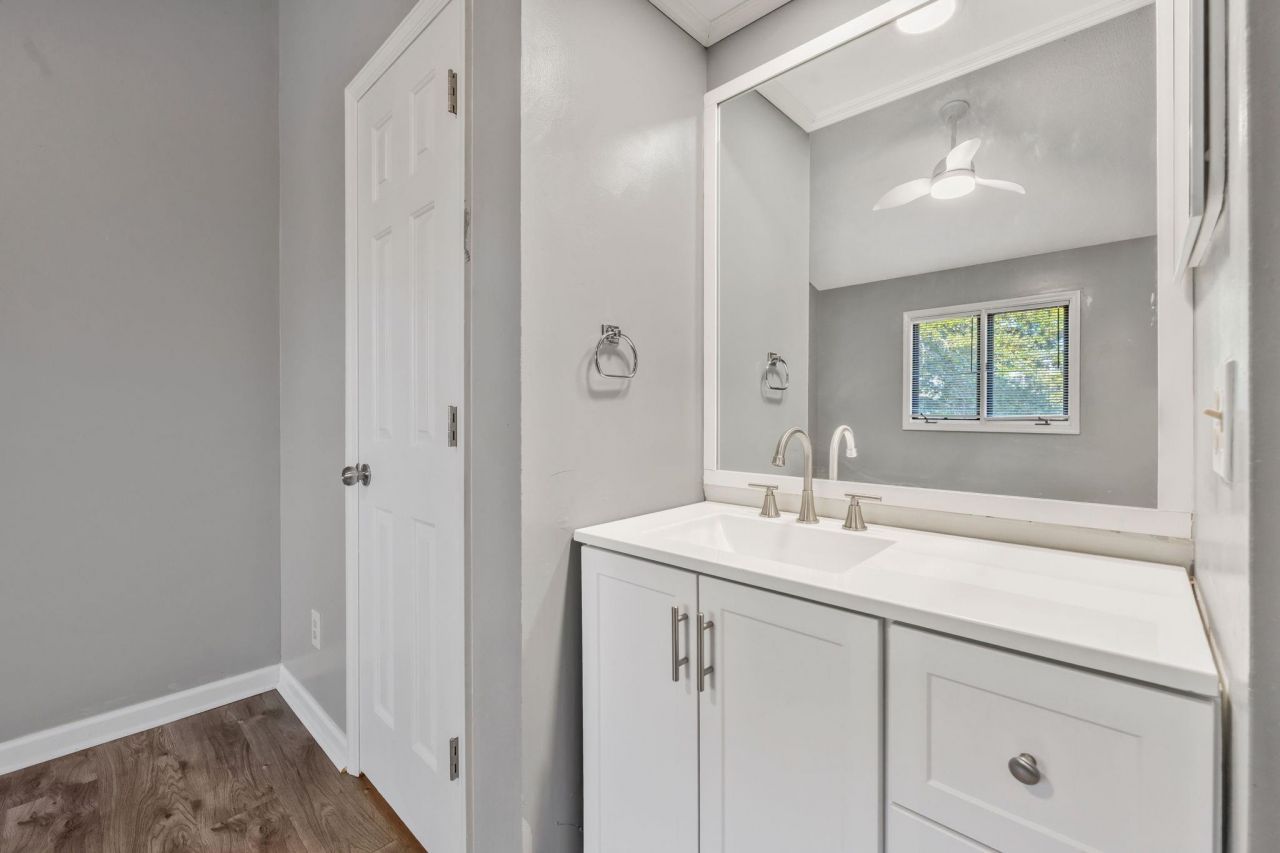 401 10th Ave. S  Photo 24