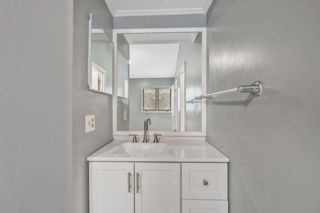 401 10th Ave. S  Photo 25