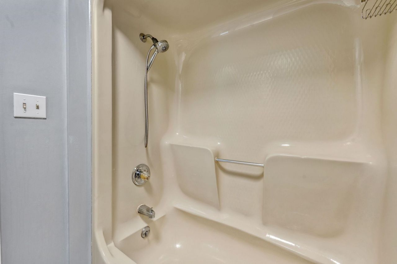 401 10th Ave. S  Photo 28