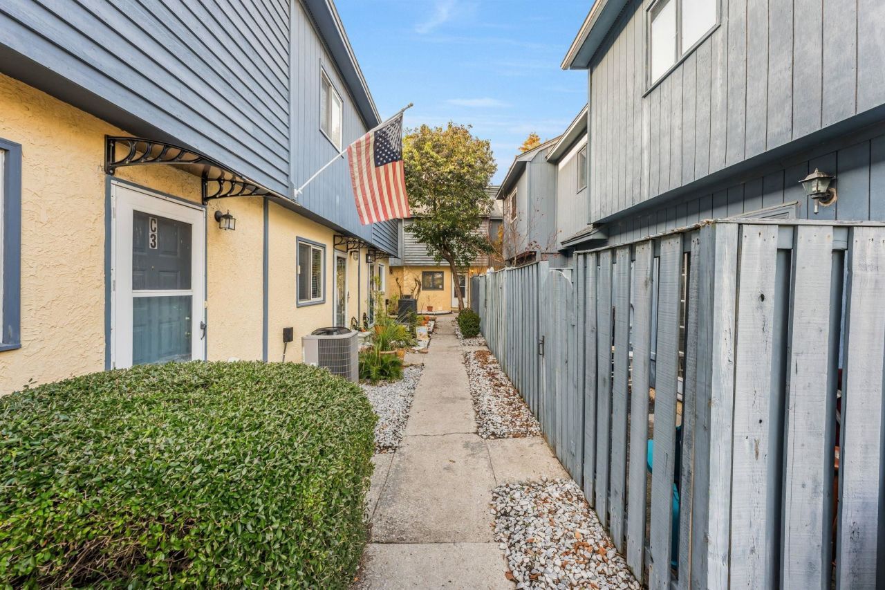 401 10th Ave. S  Photo 41