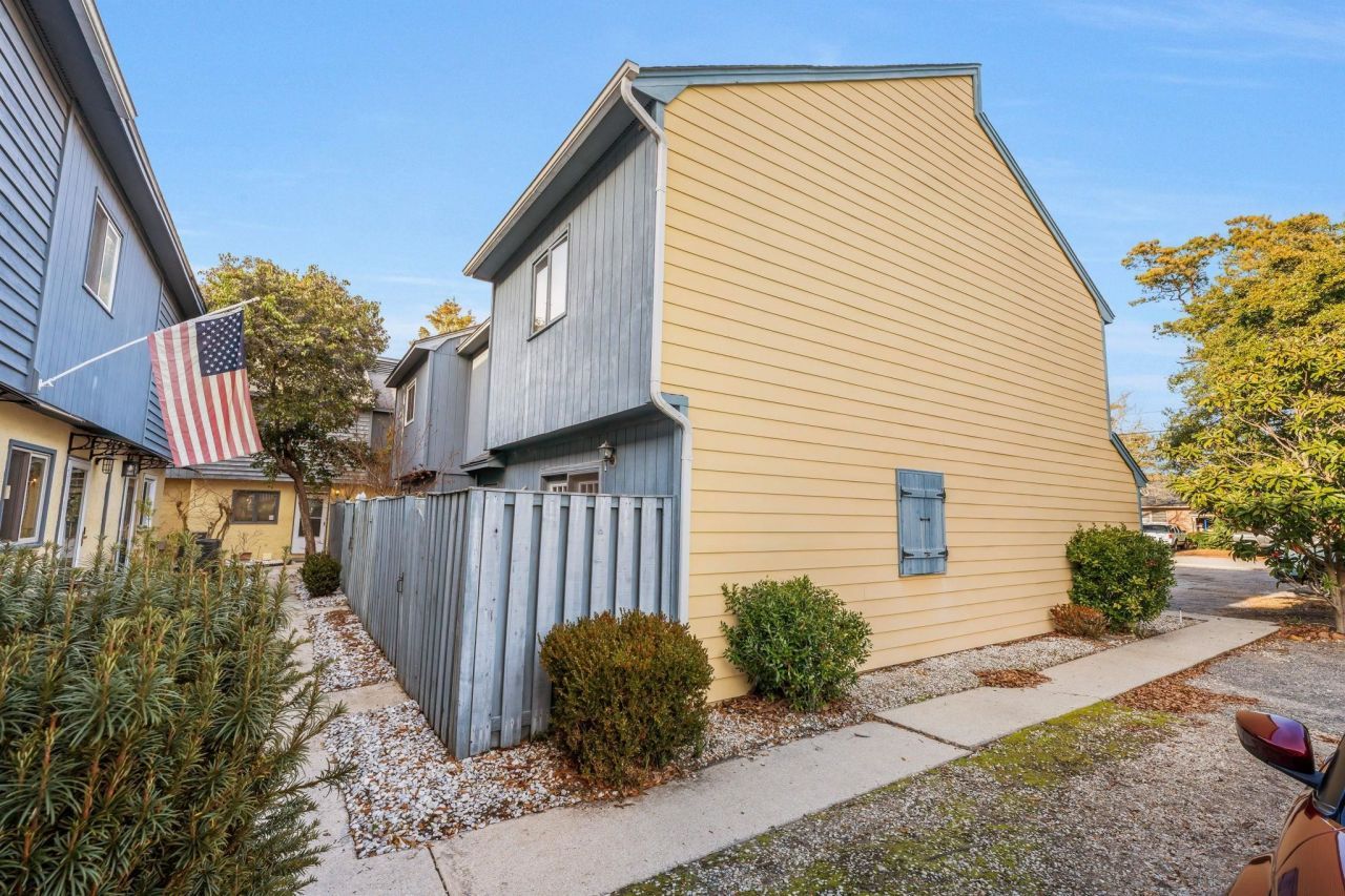 401 10th Ave. S  Photo 43