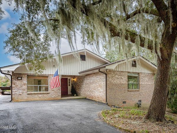 416 Jackson Avenue, Ocean Springs, MS 39564