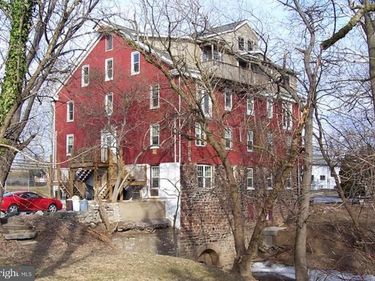 110 MILL STREET, MIDDLETOWN, PA 17057