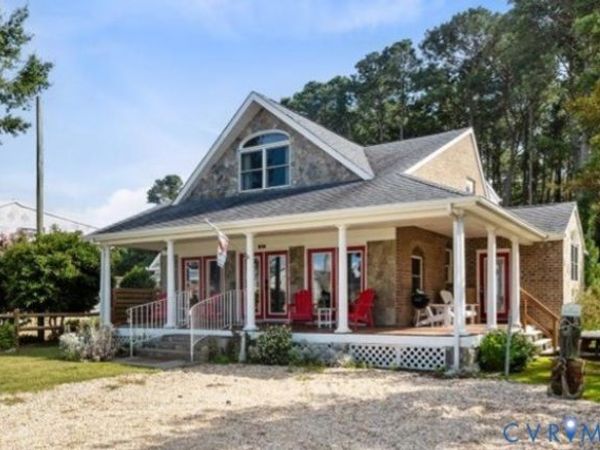 167 Riverside Drive , Deltaville, VA 23043