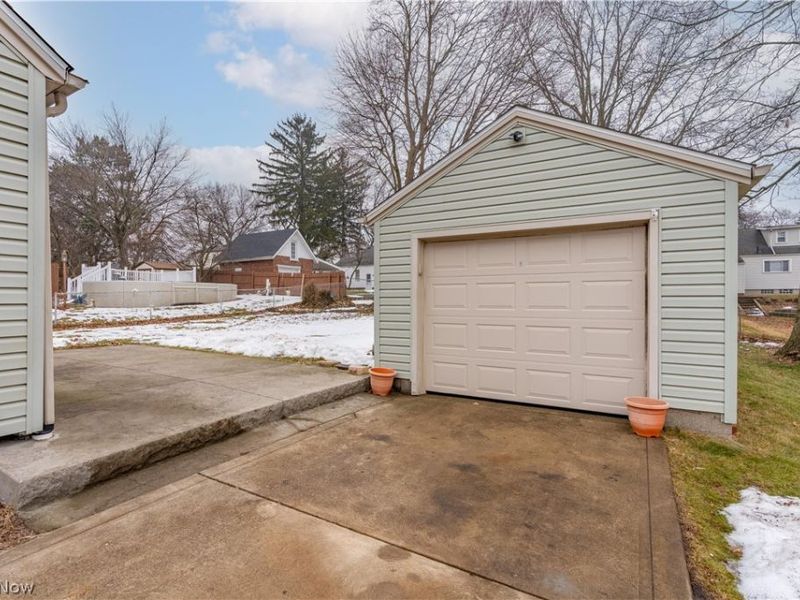 1614 Edmeyer Avenue NW, Canton, OH 44708 Photo 3