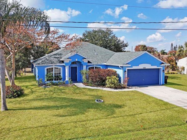 1958 SE Mandrake Circle, Port St. Lucie, FL 34952