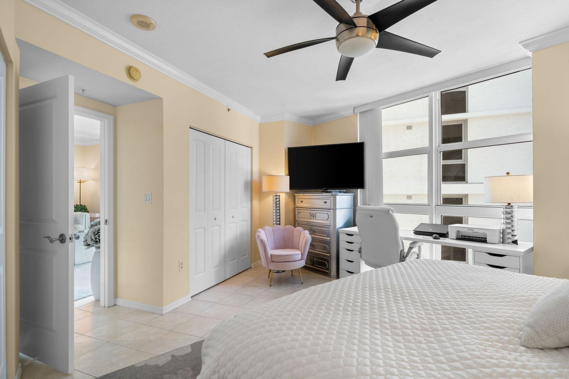 347 N New River Drive, Unit 1706, Fort Lauderdale, FL 33301 Photo