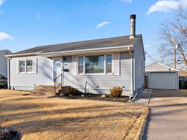 2422 Dugan Court, Davenport, IA 52804