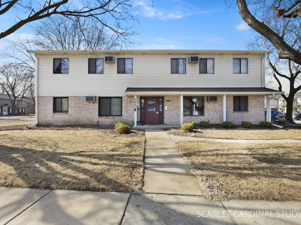 465 Echo Lane, Unit 2, Aurora, IL 60504