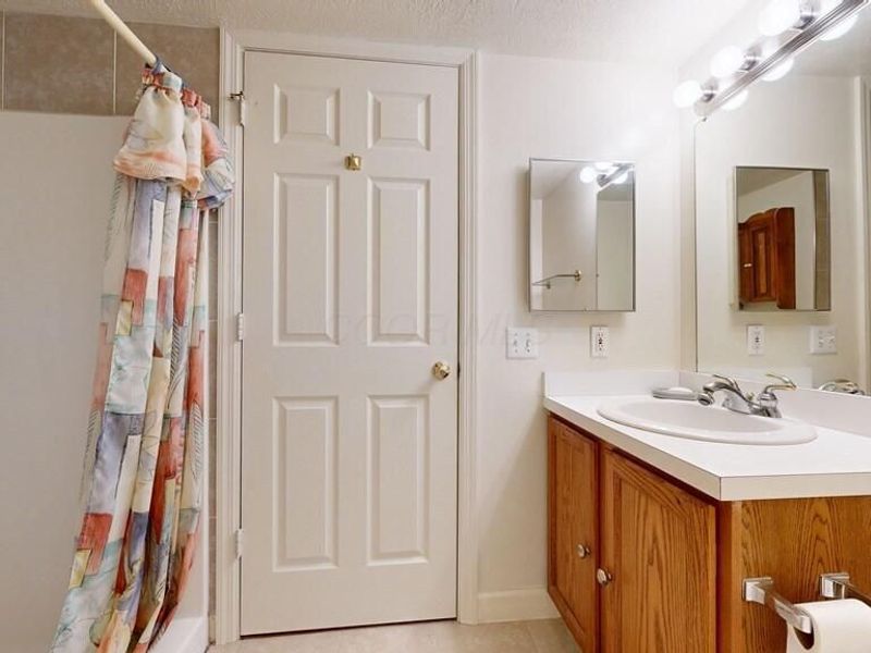 6035 Lake , Ashtabula, OH 44004 Photo 17