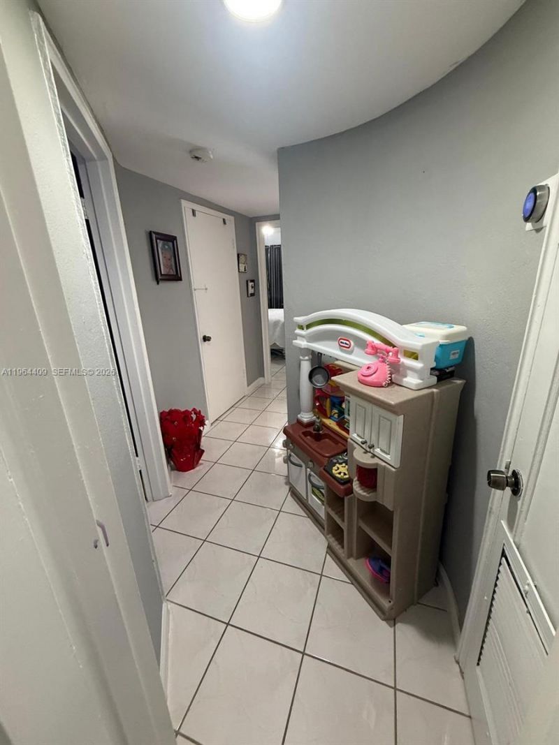 3411 SW 11th St , Unit 3B, Miami, FL 33135 Photo