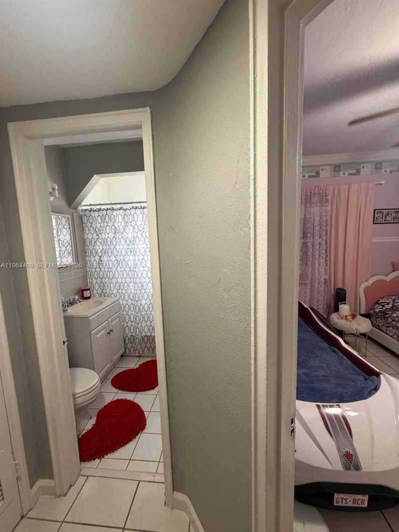 3411 SW 11th St, Unit 3B, Miami, FL 33135 Photo