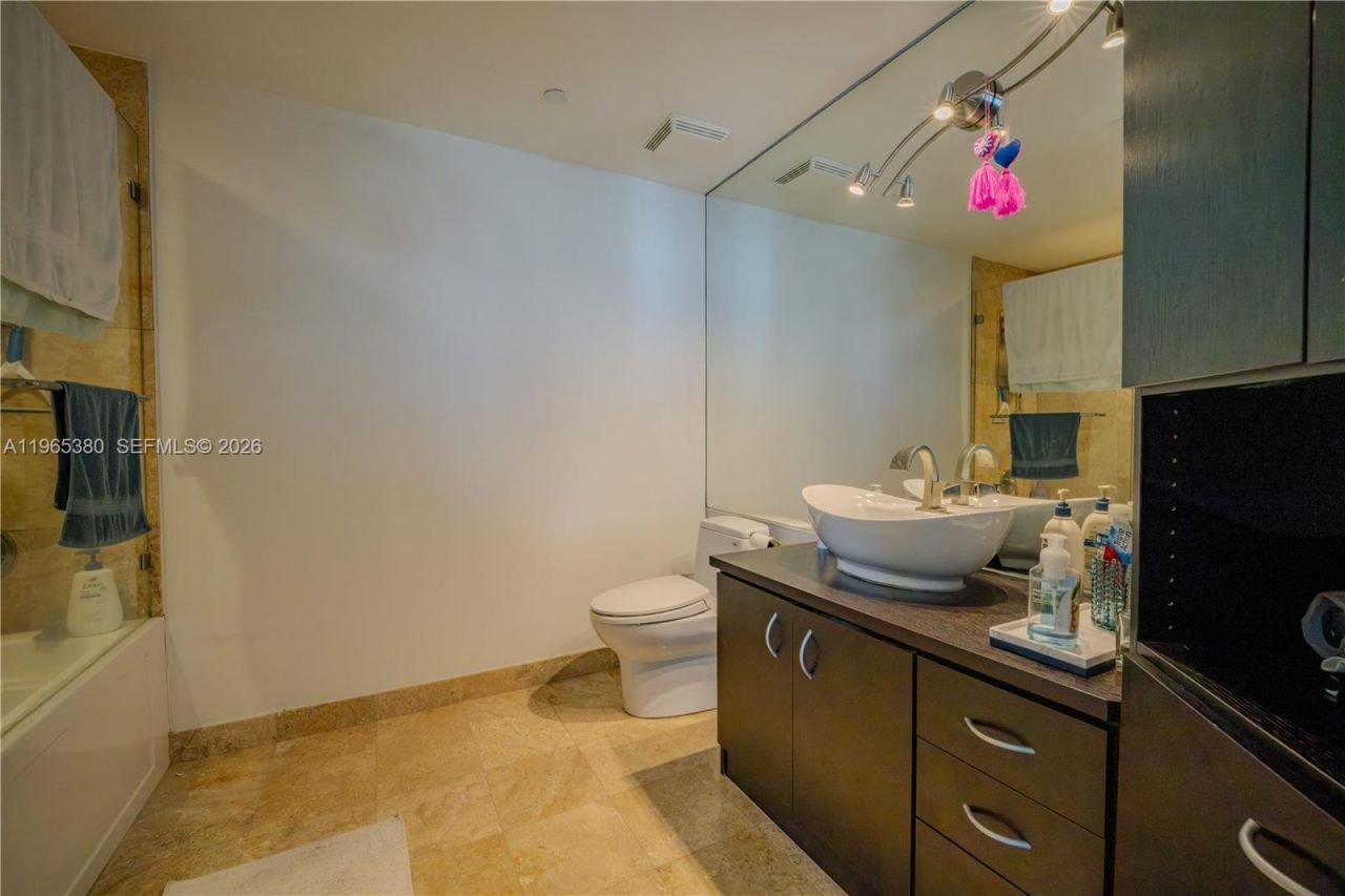 350 S Miami Ave, Unit 3203, Miami, FL 33130 Photo