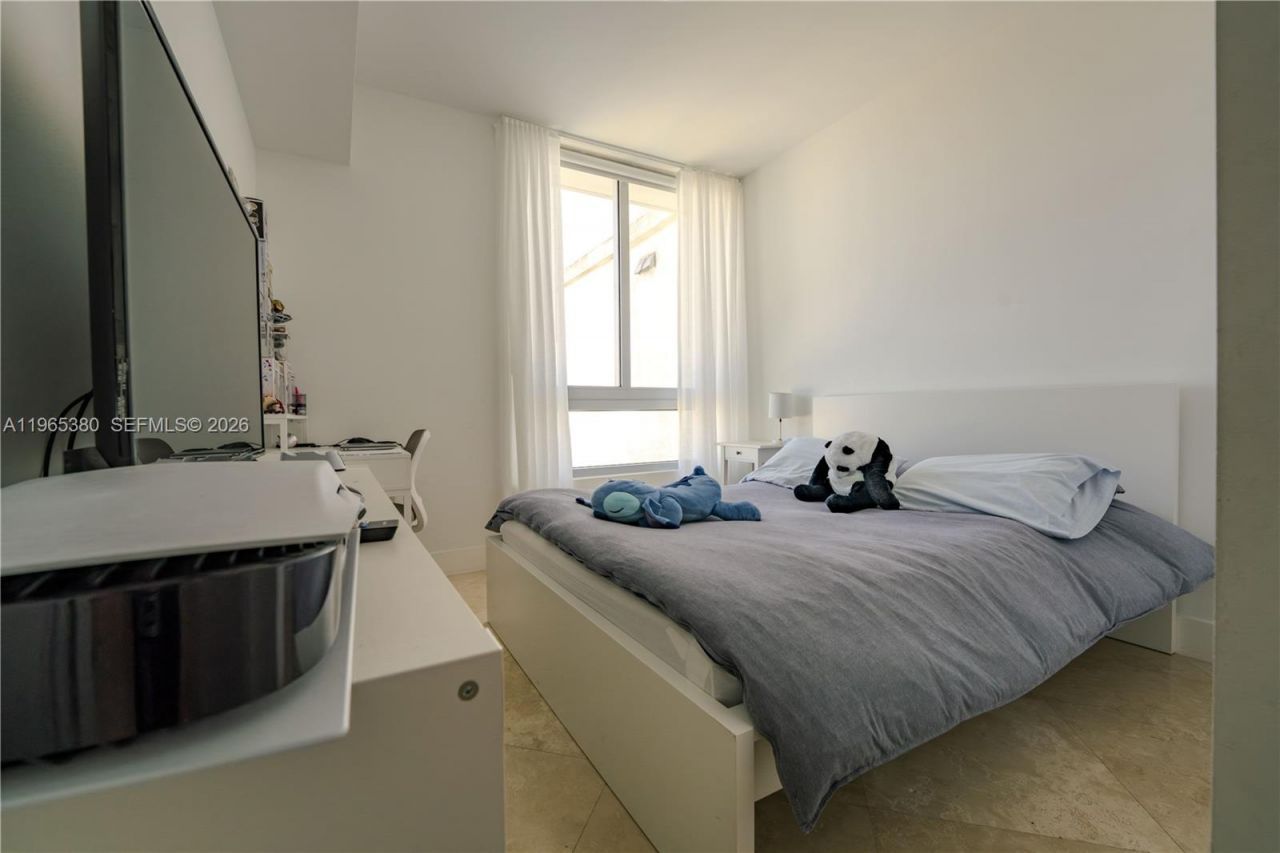 350 S Miami Ave, Unit 3203, Miami, FL 33130 Photo