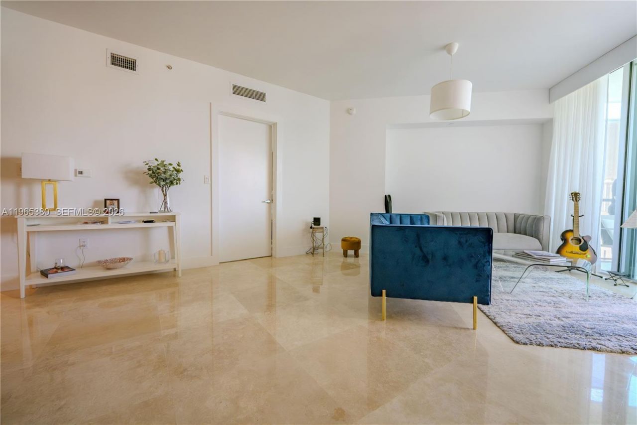 350 S Miami Ave, Unit 3203, Miami, FL 33130 Photo