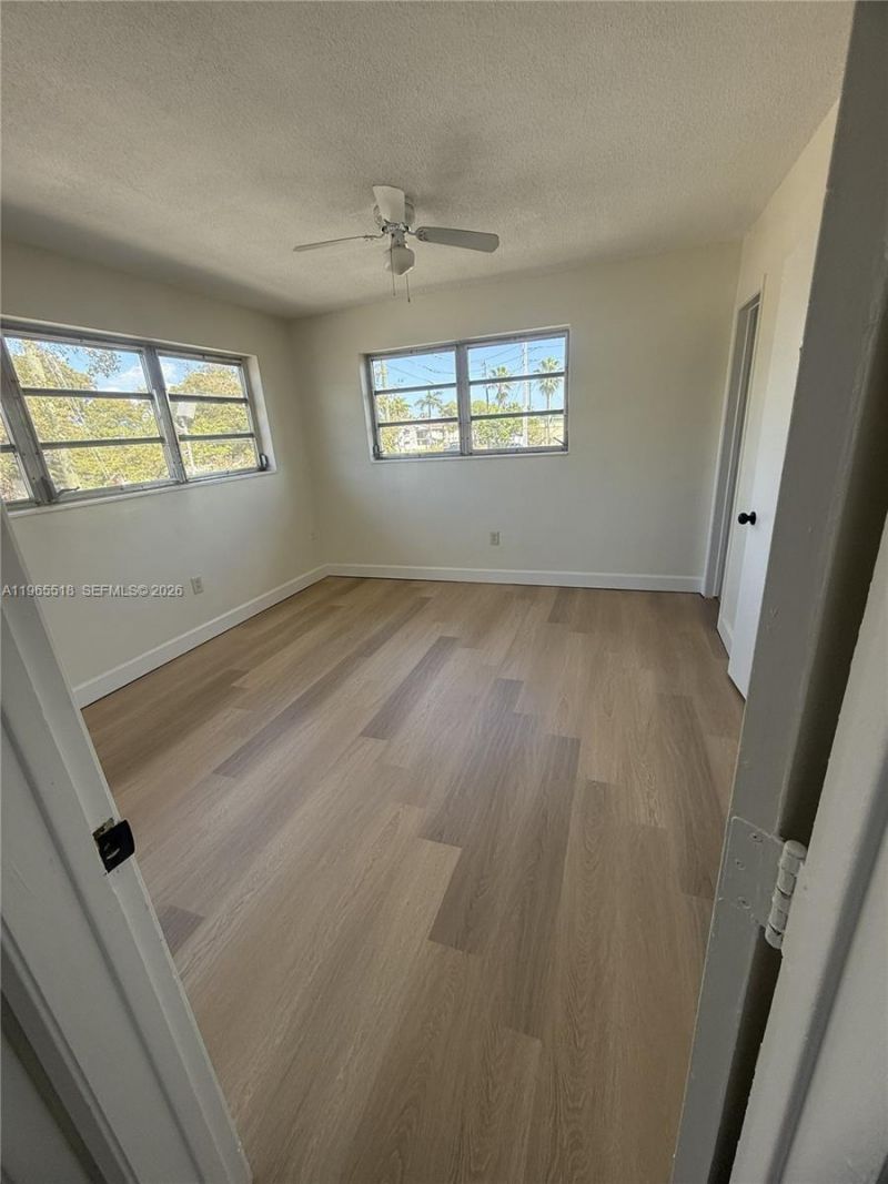 300 NE 191st St, Unit 212, Miami, FL 33179 Photo