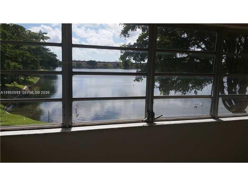 300 NE 191st St, Unit 212, Miami, FL 33179 Photo