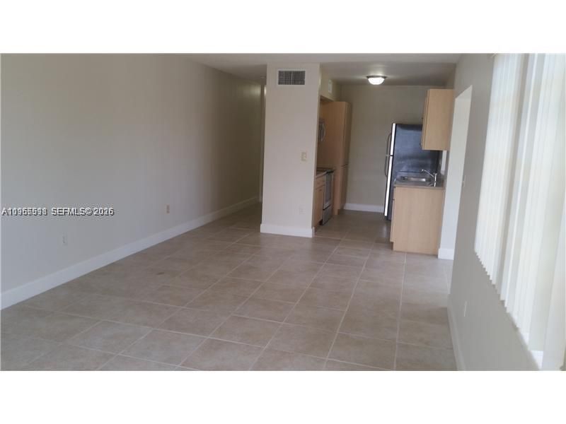 300 NE 191st St, Unit 212, Miami, FL 33179 Photo