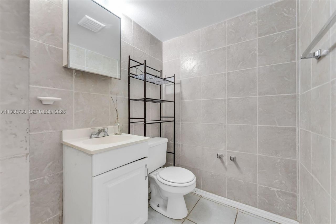 6149 SW 69th St, Unit 12, South Miami, FL 33143 Photo