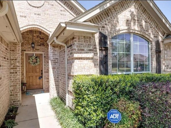 8333 Winter Falls Trail, Fort Worth, TX 76053