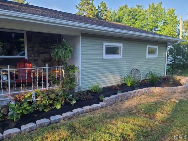 900 Preston Avenue , Richland, MO 65556