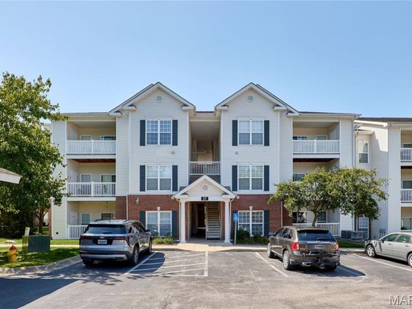 37 Kassebaum Lane, Unit 203, St Louis, MO 63129