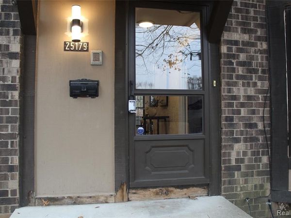 25179 Greenbrooke Drive, Southfield, MI 48033