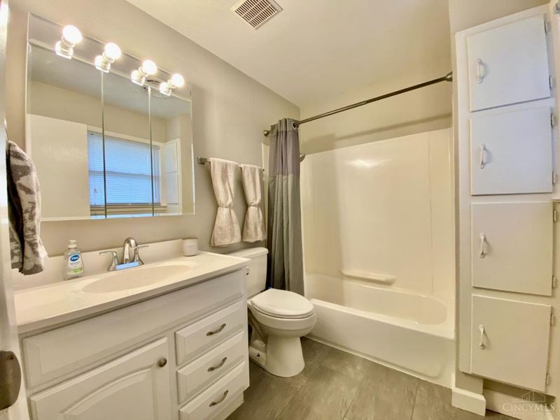 6000 Cobbleskill Court, Centerville, OH 45459 Photo 27