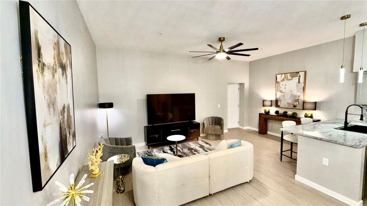 701 Mirror Lake Drive N, Unit 121, Saint Petersburg, FL 33701 Photo