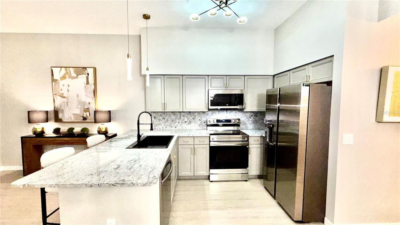 701 Mirror Lake Drive N, Unit 121, Saint Petersburg, FL 33701 Photo