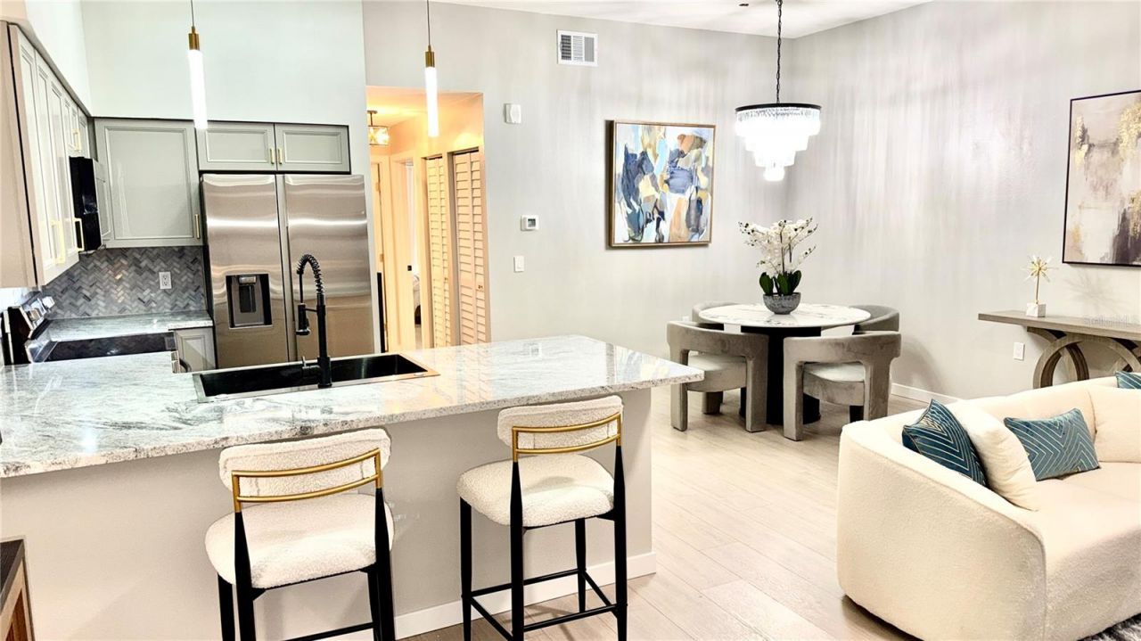 701 Mirror Lake Drive N, Unit 121, Saint Petersburg, FL 33701 Photo