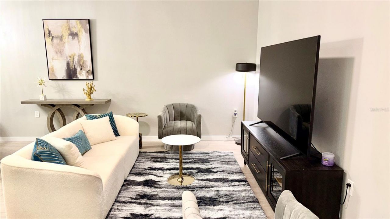 701 Mirror Lake Drive N, Unit 121, Saint Petersburg, FL 33701 Photo