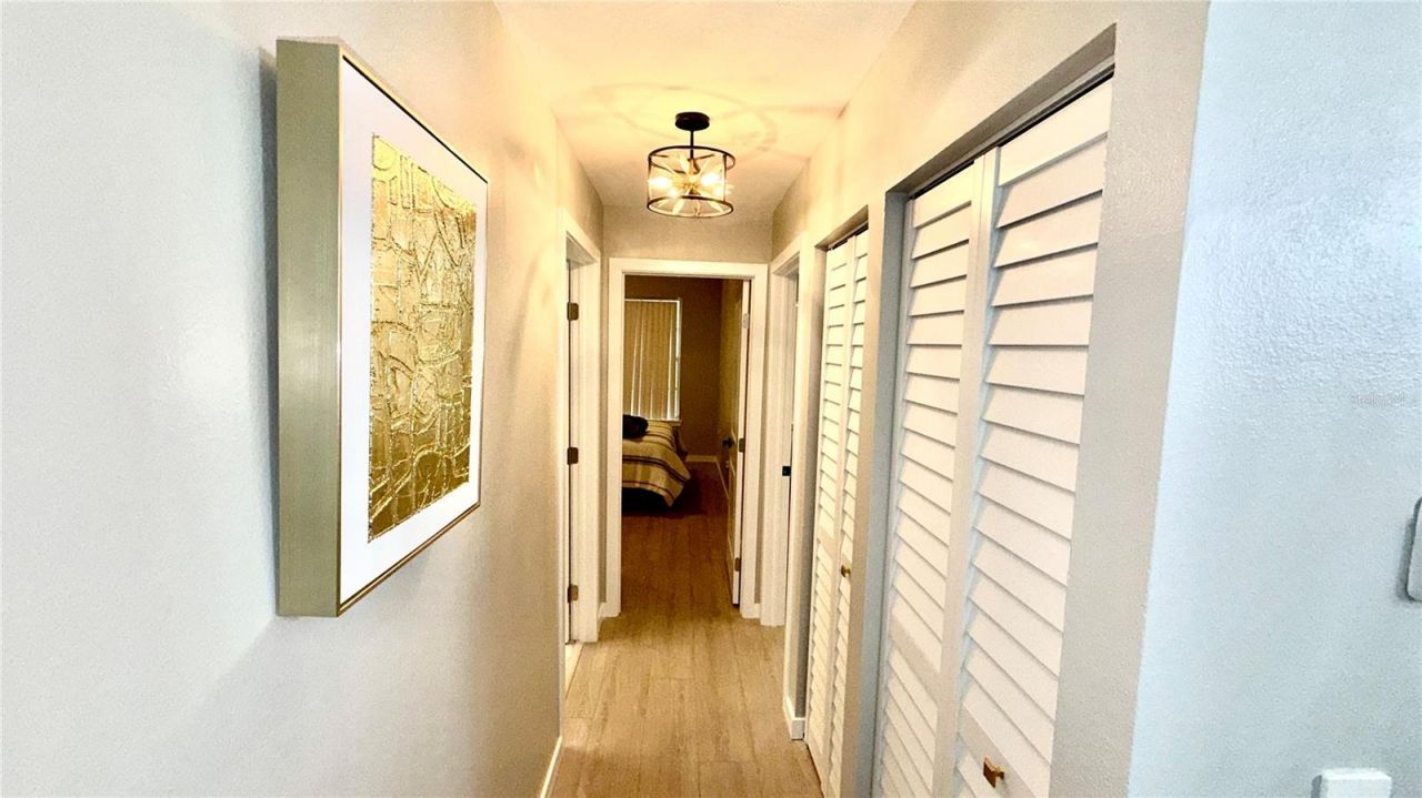 701 Mirror Lake Drive N, Unit 121, Saint Petersburg, FL 33701 Photo