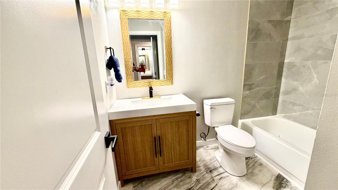 701 Mirror Lake Drive N, Unit 121, Saint Petersburg, FL 33701 Photo