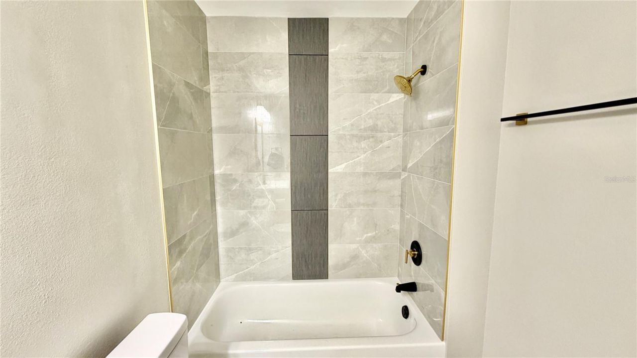 701 Mirror Lake Drive N, Unit 121, Saint Petersburg, FL 33701 Photo