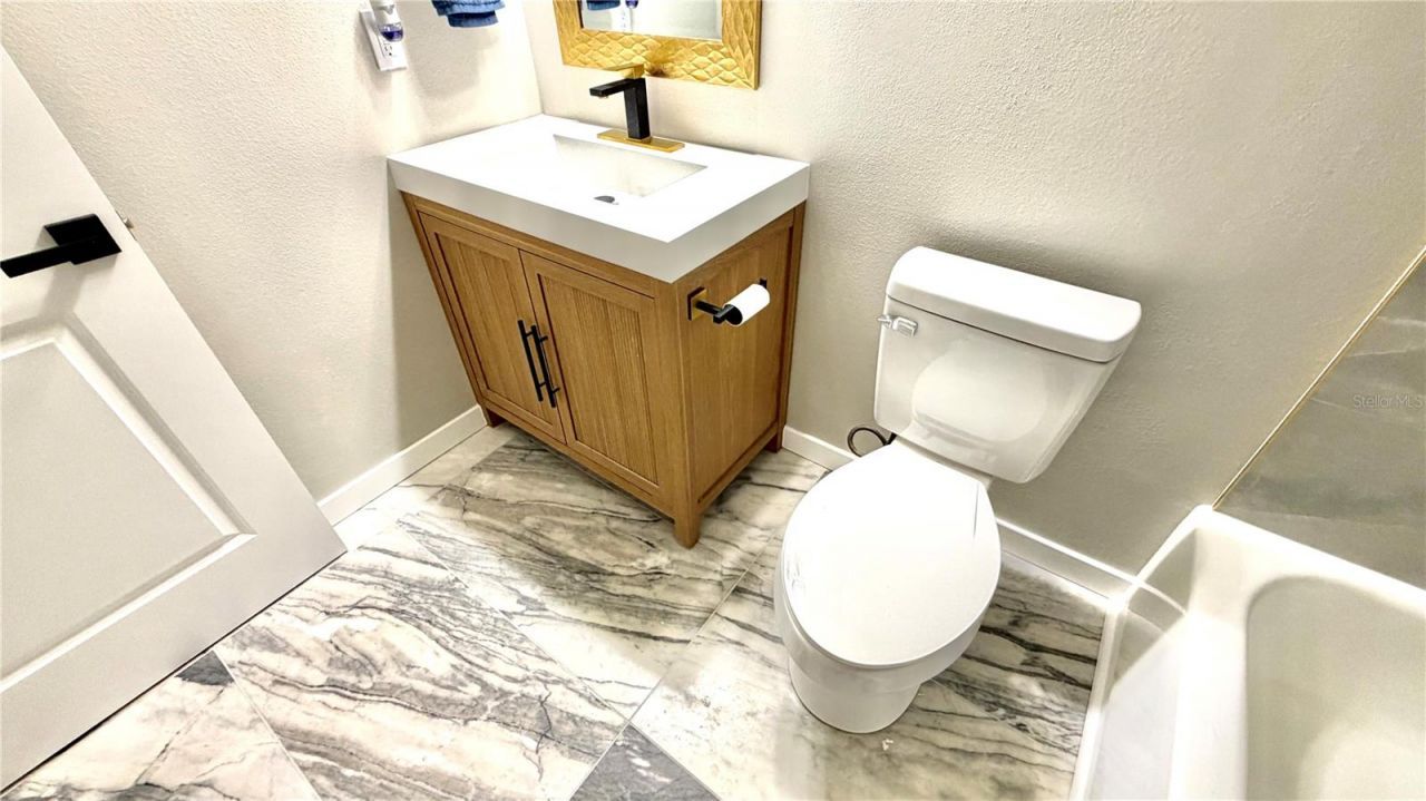 701 Mirror Lake Drive N, Unit 121, Saint Petersburg, FL 33701 Photo