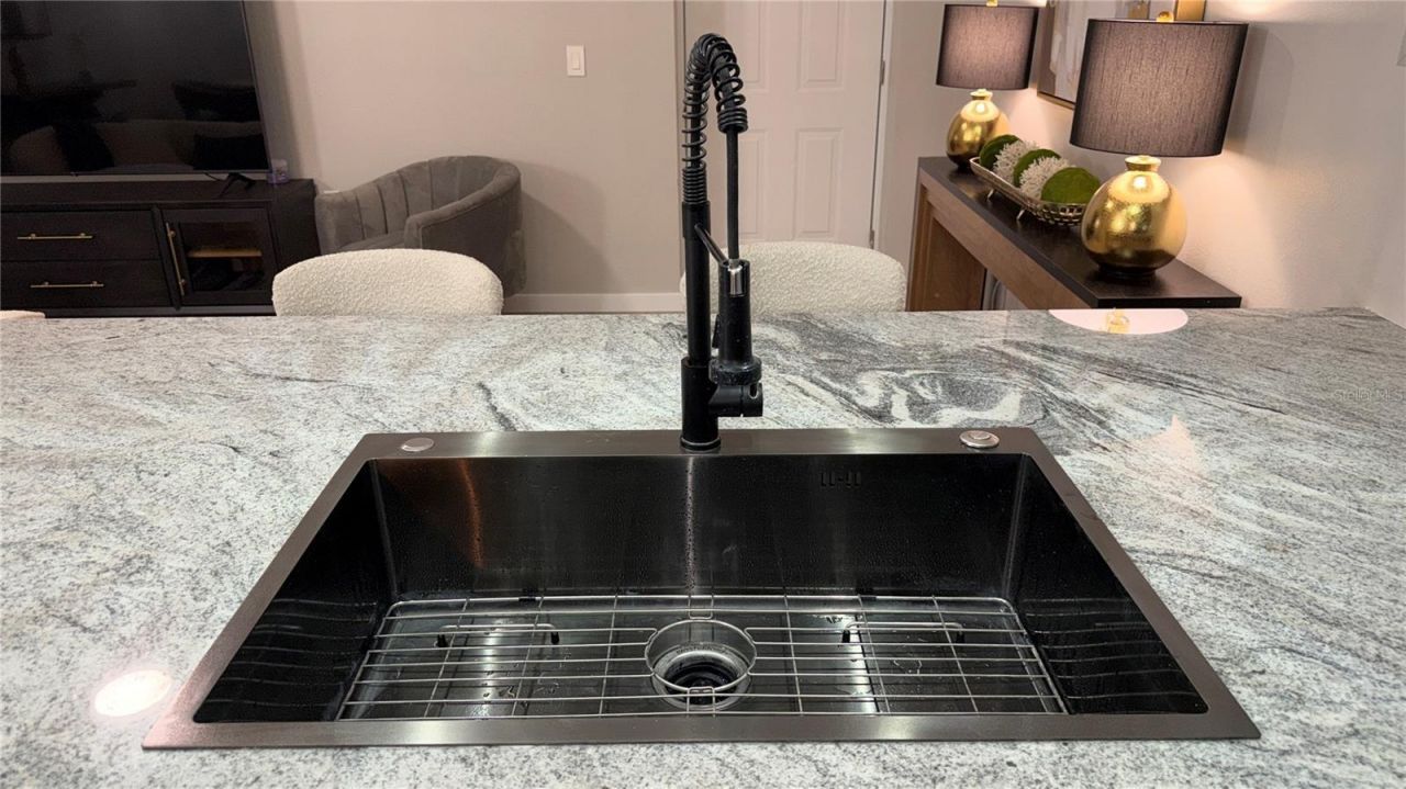 701 Mirror Lake Drive N, Unit 121, Saint Petersburg, FL 33701 Photo