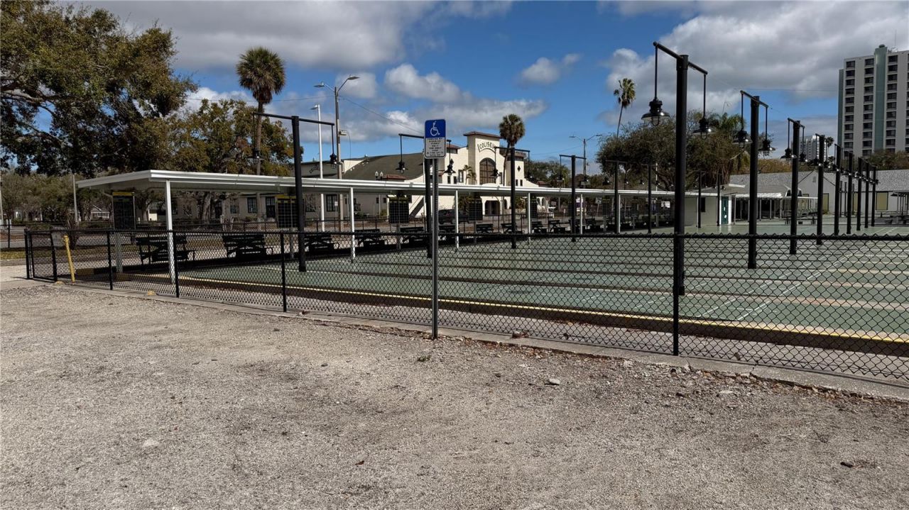 701 Mirror Lake Drive N, Unit 121, Saint Petersburg, FL 33701 Photo