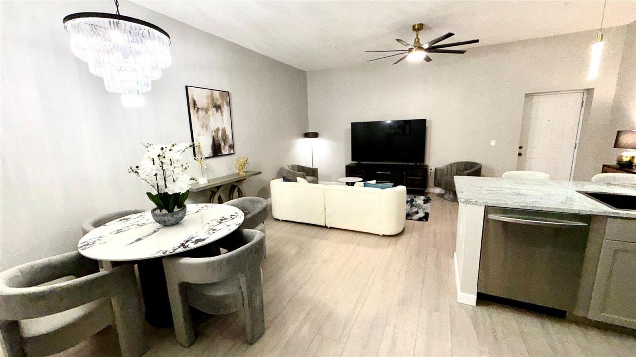 701 Mirror Lake Drive N, Unit 121, Saint Petersburg, FL 33701 Photo