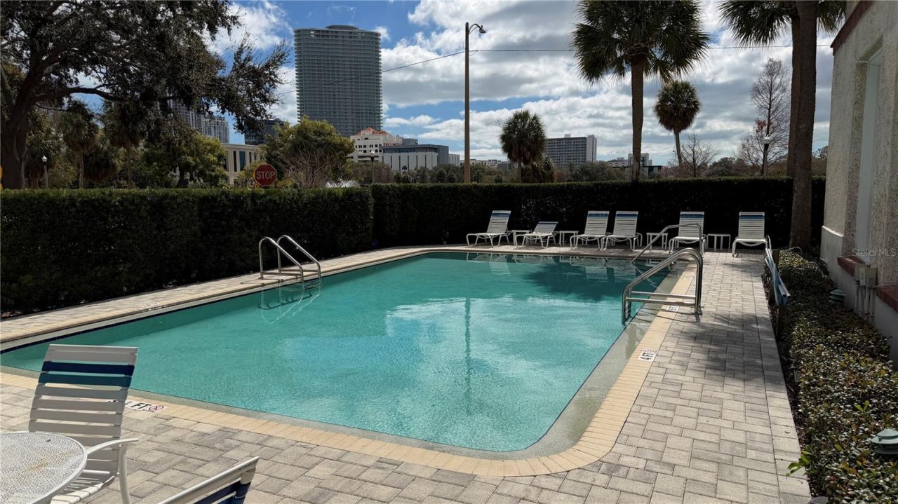 701 Mirror Lake Drive N, Unit 121, Saint Petersburg, FL 33701 Photo