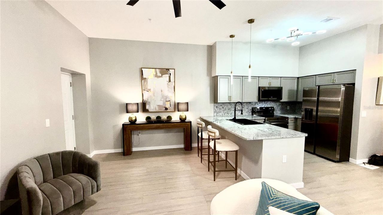 701 Mirror Lake Drive N, Unit 121, Saint Petersburg, FL 33701 Photo