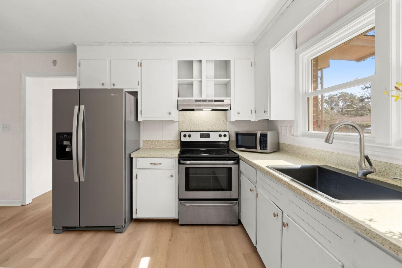 7708 Knollwood Drive Photo 13