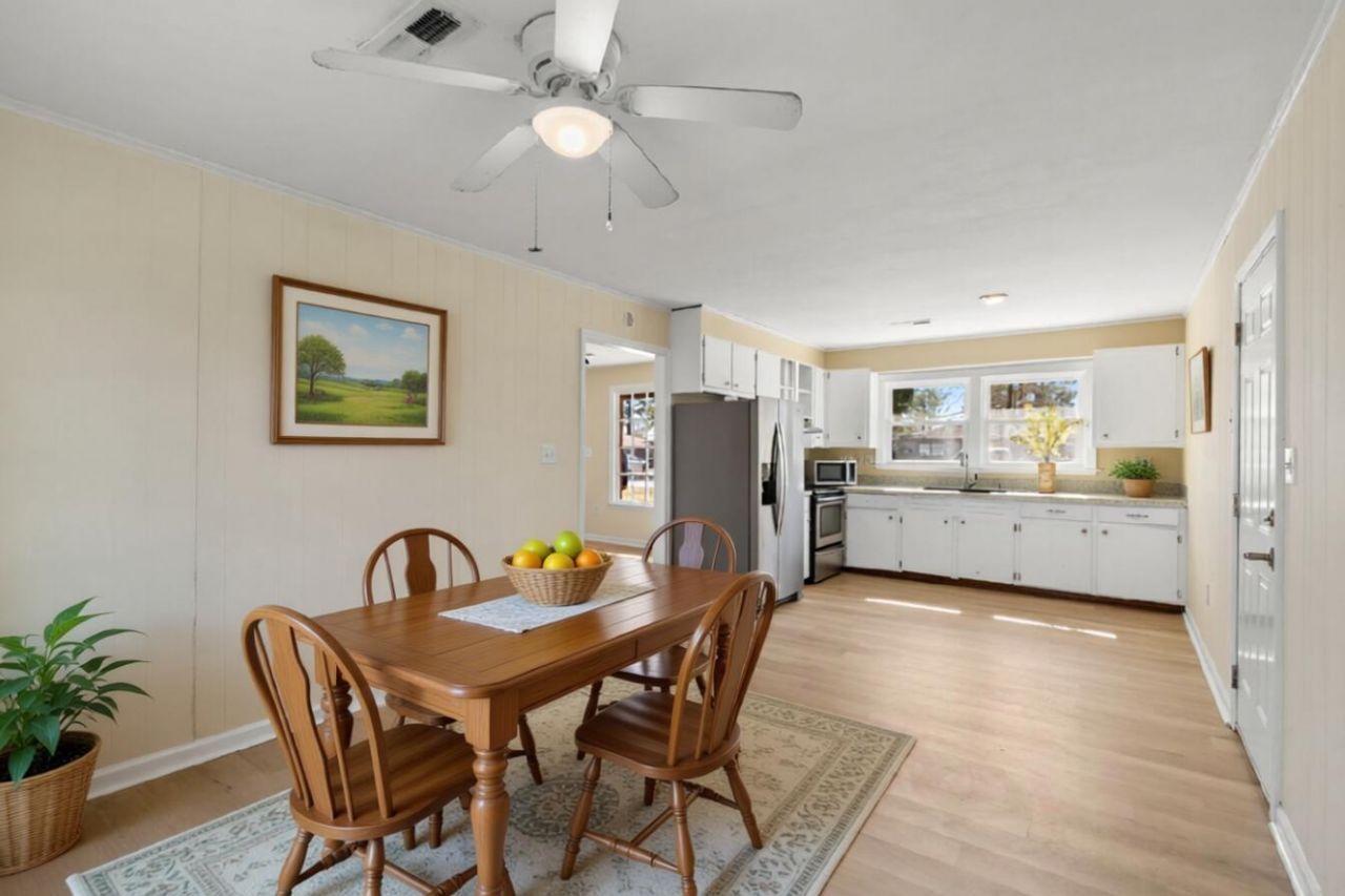 7708 Knollwood Drive Photo 14